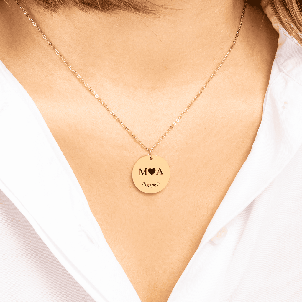 Collier Personnalisé Initiale & Date – Bijou Gravé pour Moment Spécial