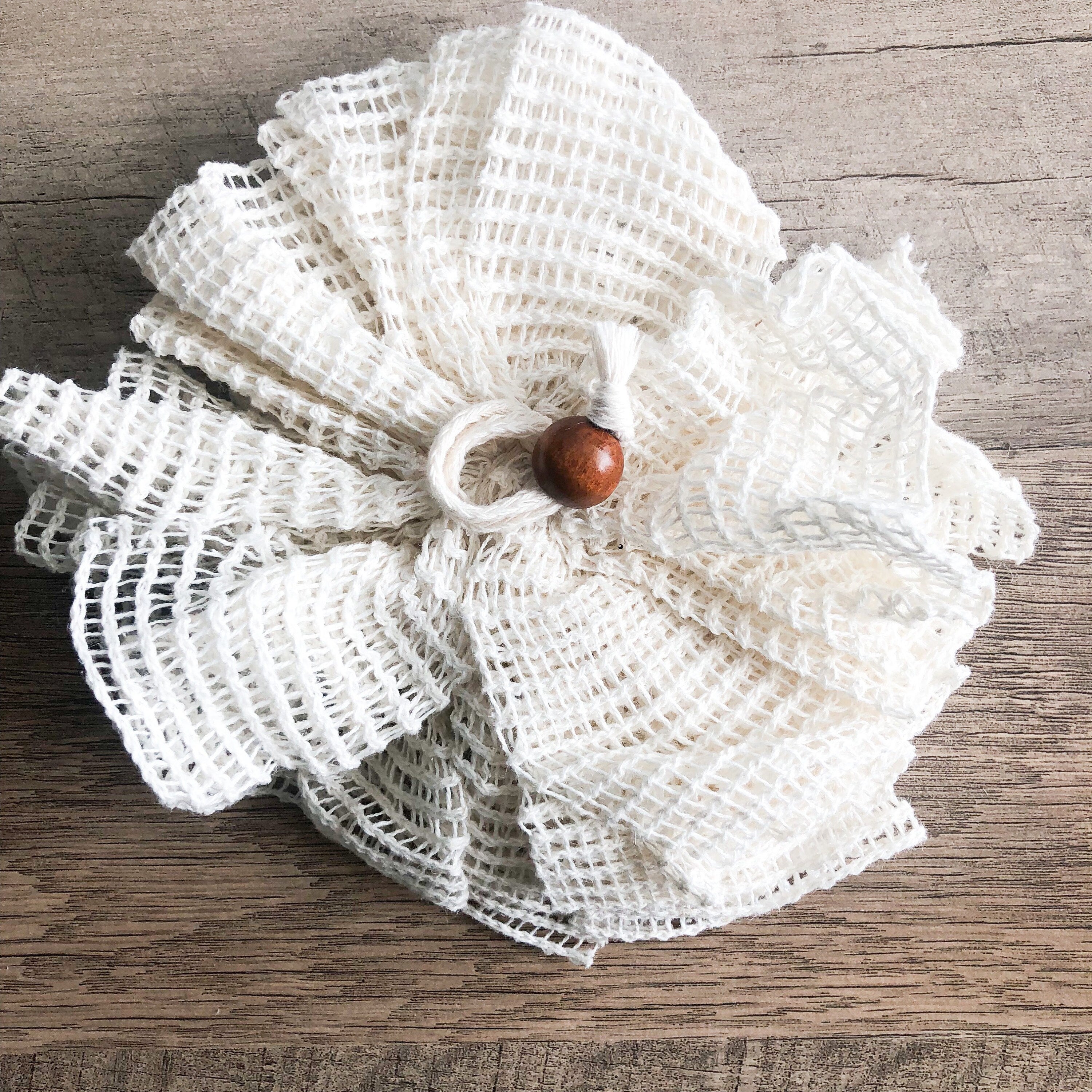 Éponge de bain en fibre végétale – Douce, légère et pratique pour la douche