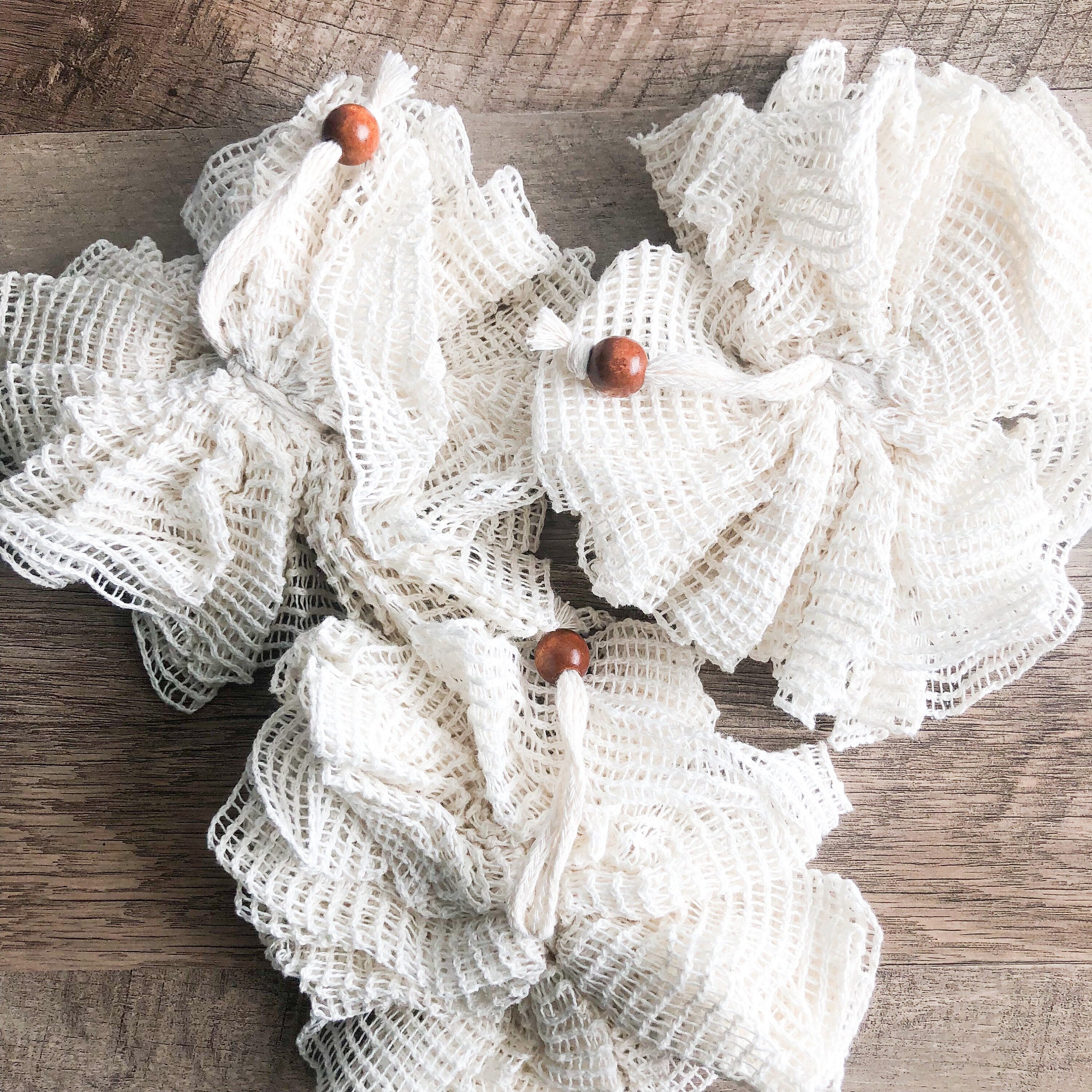 Éponge de bain en fibre végétale – Douce, légère et pratique pour la douche